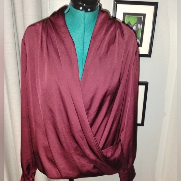 Band of Gypsies Mon Cheri Faux-Wrap Blouse in Plum, Size XL - Picture 3 of 10